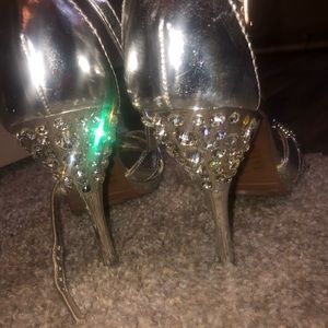 Size 7 heels